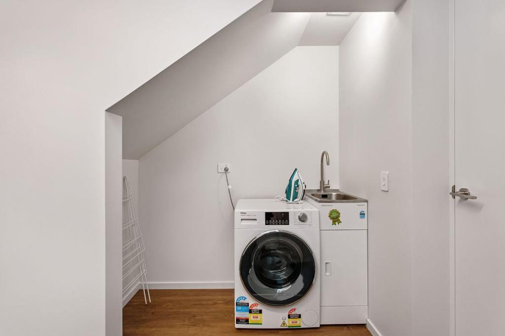 Stylish Brand New Sunny 3Bdrm 3Bth Garage Sleeps 6 Appartement Christchurch Buitenkant foto