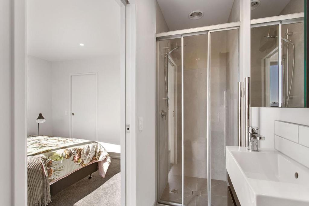 Stylish Brand New Sunny 3Bdrm 3Bth Garage Sleeps 6 Appartement Christchurch Buitenkant foto