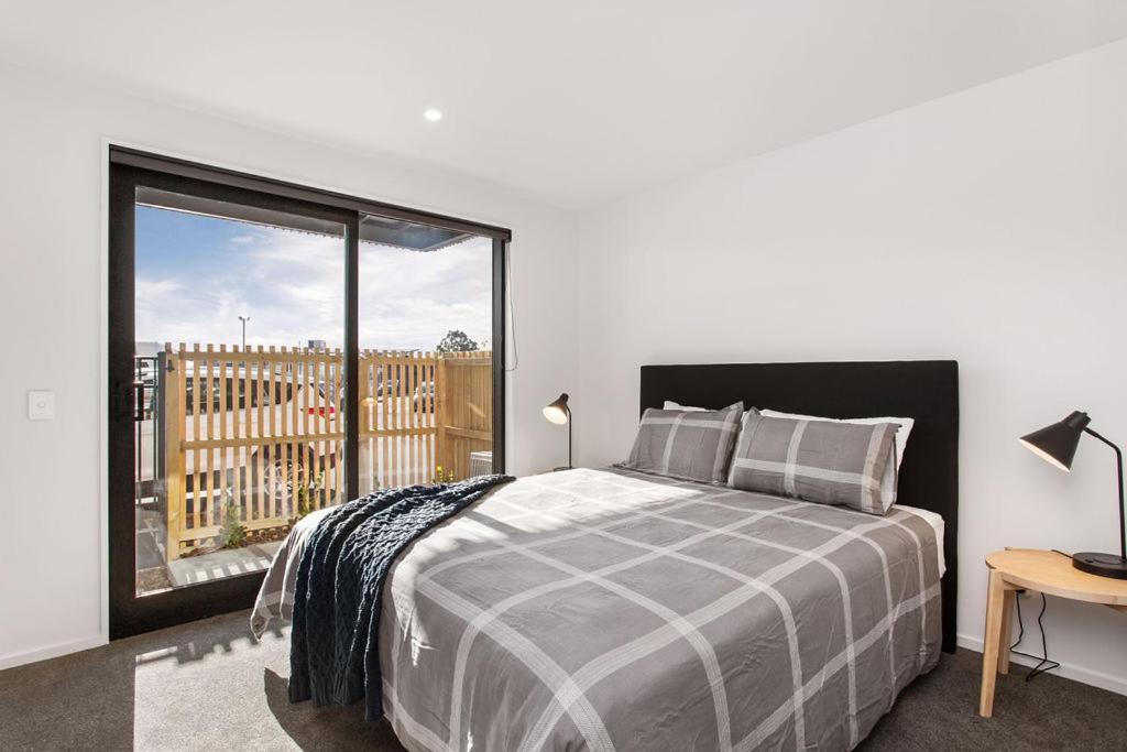 Stylish Brand New Sunny 3Bdrm 3Bth Garage Sleeps 6 Appartement Christchurch Buitenkant foto