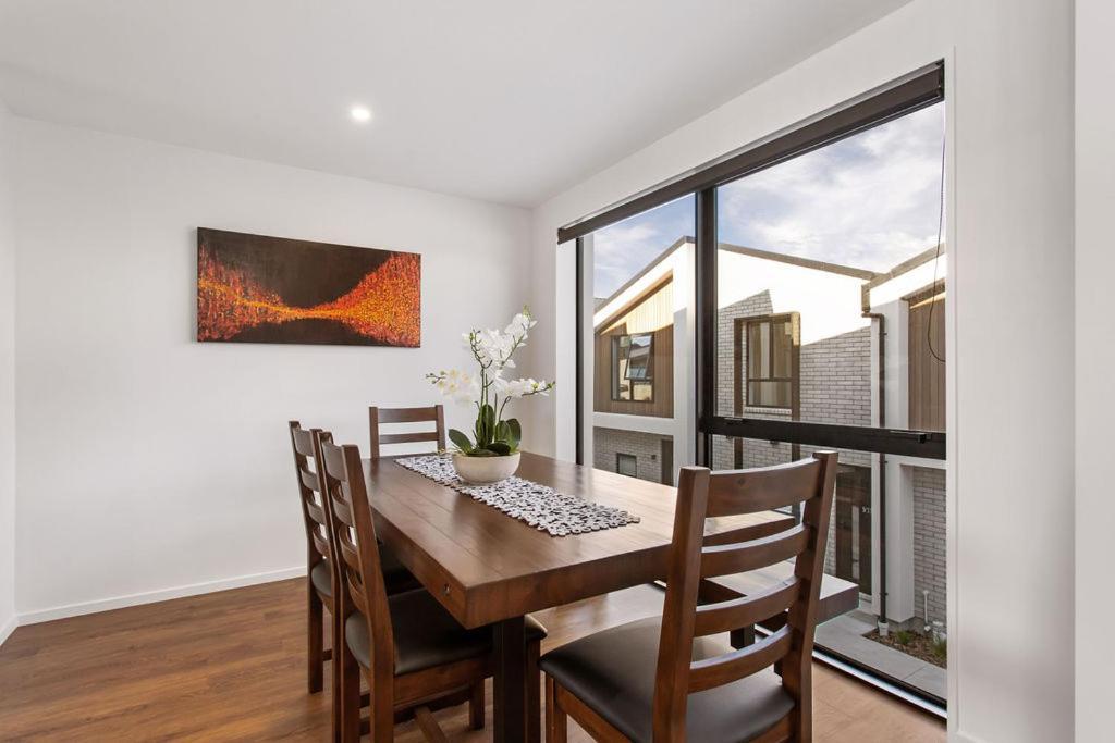 Stylish Brand New Sunny 3Bdrm 3Bth Garage Sleeps 6 Appartement Christchurch Buitenkant foto
